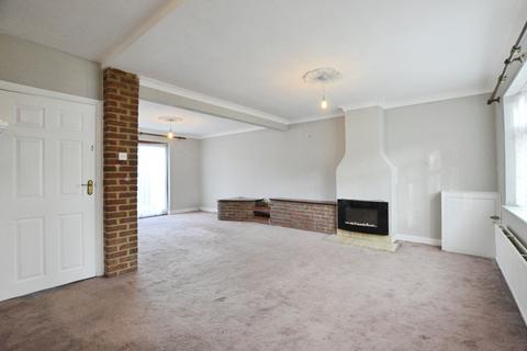 3 bedroom house to rent, Harvey Road, London Colney, AL2