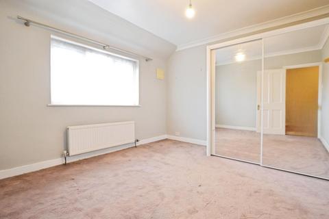 3 bedroom house to rent, Harvey Road, London Colney, AL2
