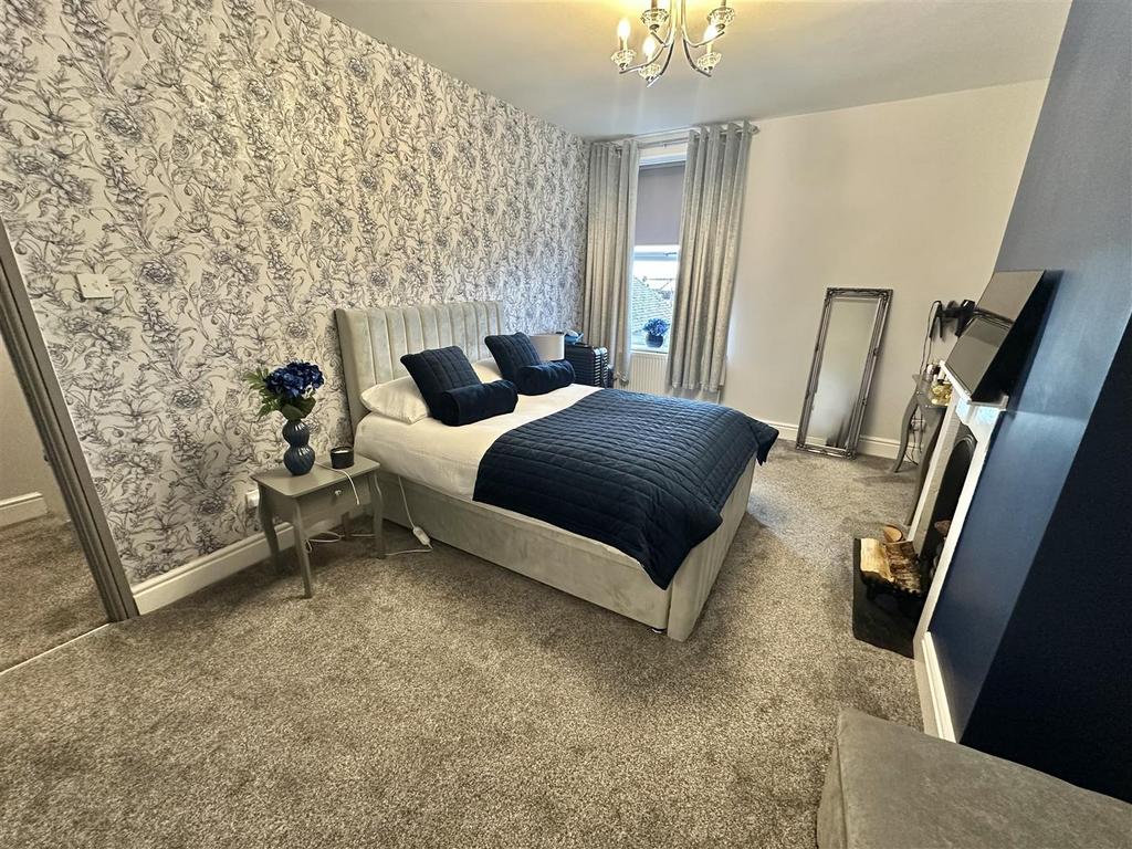 Bramleys Estate Agents - White Lee Road (14.).jpg