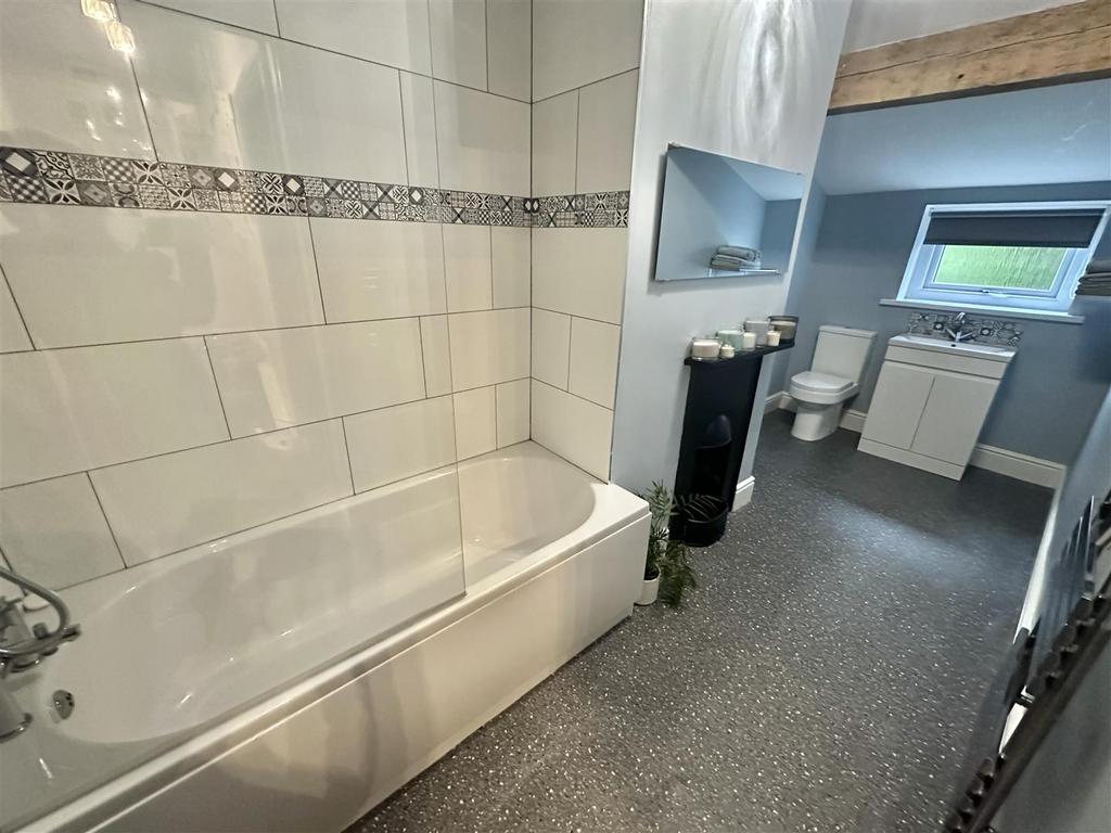 Bramleys Estate Agents - White Lee Road (7).jpg