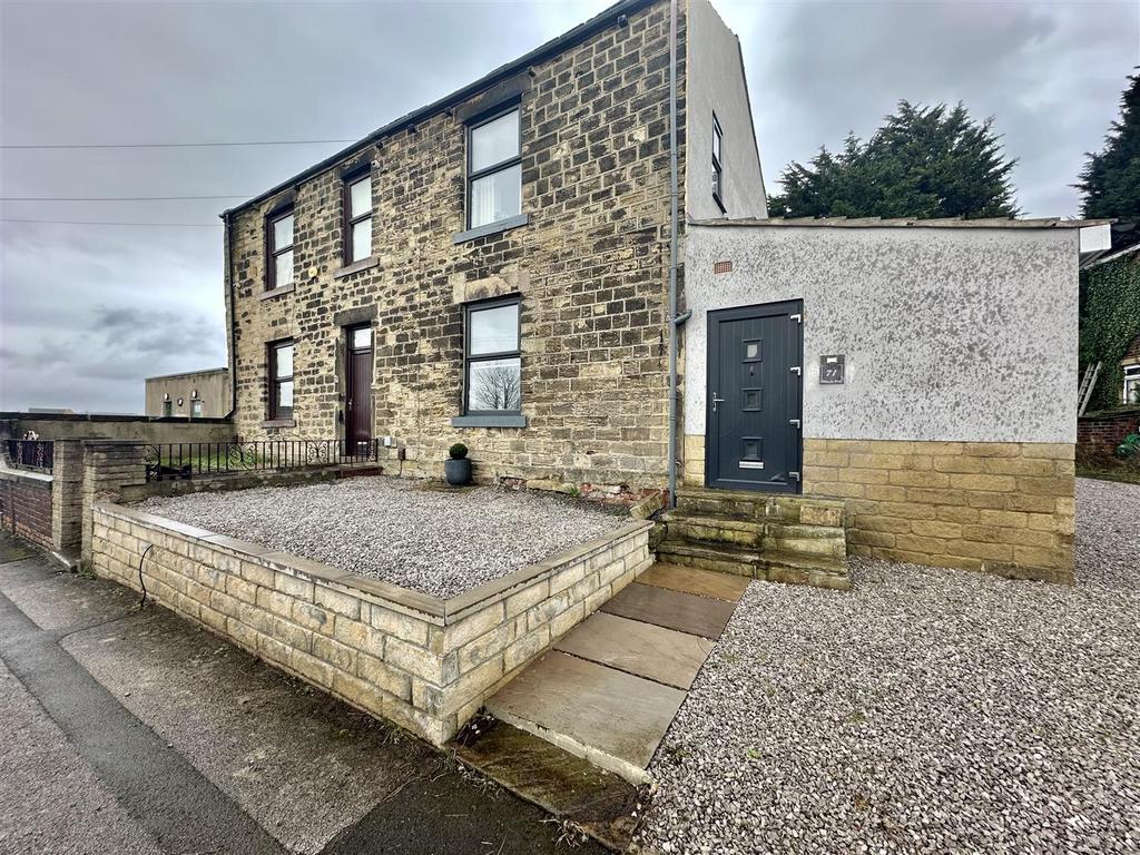 Bramleys Estate Agents - White Lee Road (21).jpg