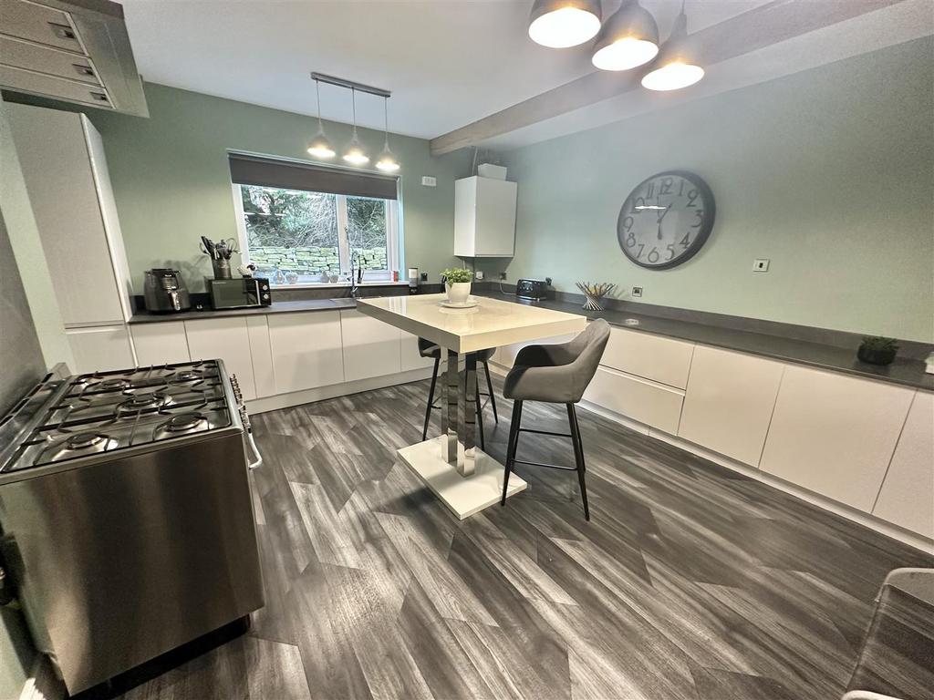 Bramleys Estate Agents - White Lee Road (2).jpg