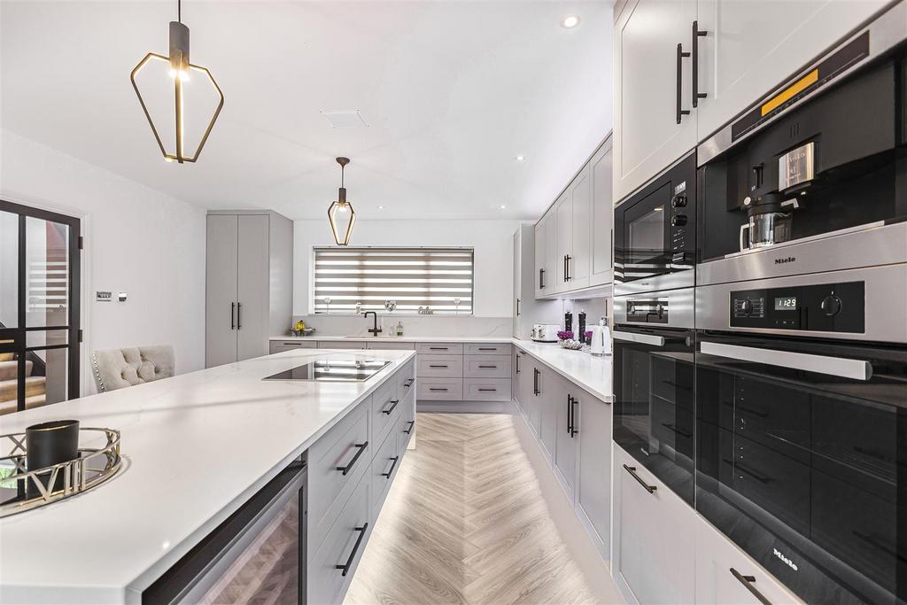 Kitchen / Breakfast Room