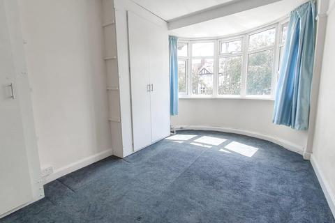 3 bedroom semi-detached house to rent, Auckland Road, Potters Bar