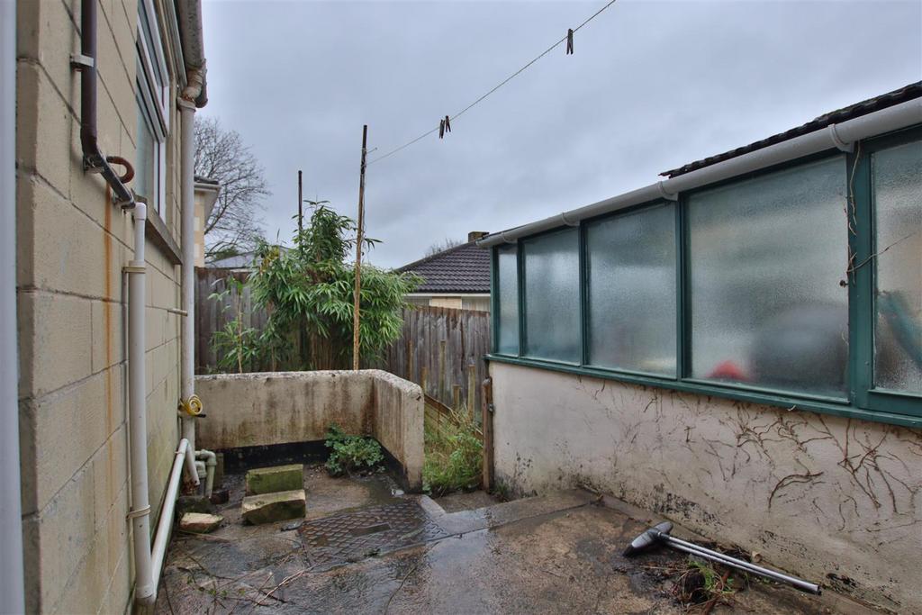 Rear courtyard.JPG