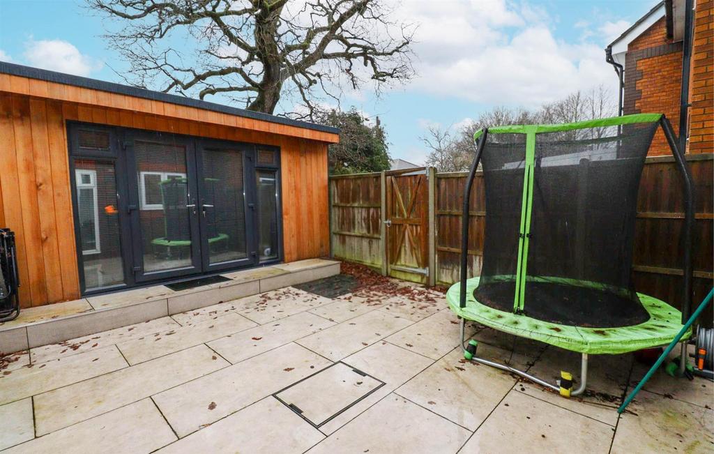 Rear Garden &amp; Garden Room