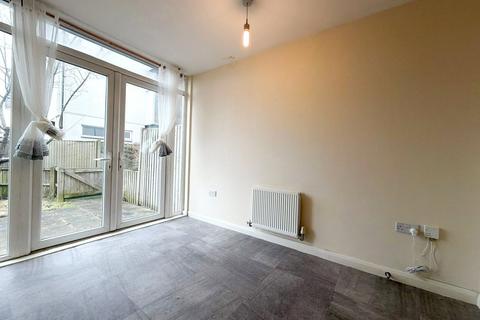 4 bedroom house to rent, Stadium Drive, Beswick, Manchester, M11