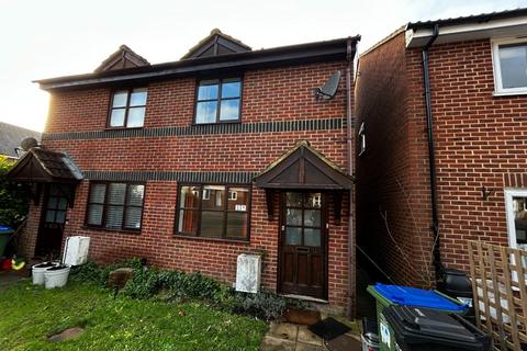 2 bedroom semi-detached house to rent, The Spinneys, Lewes, East Sussex, BN7