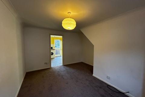 2 bedroom semi-detached house to rent, The Spinneys, Lewes, East Sussex, BN7