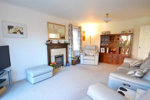 4 bedroom detached house for sale, Hogarth Way, Rochford