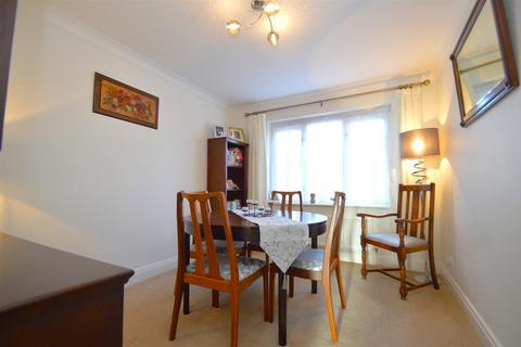 4 bedroom detached house for sale, Hogarth Way, Rochford