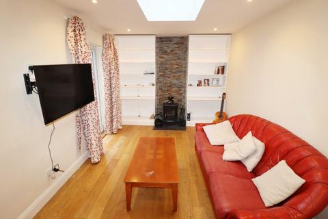 1 bedroom semi-detached bungalow for sale, North Crescent, Hayling Island