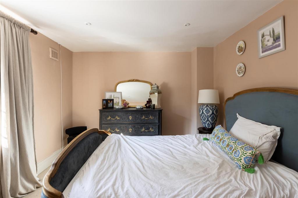 23 Tadworth Street-18.jpg