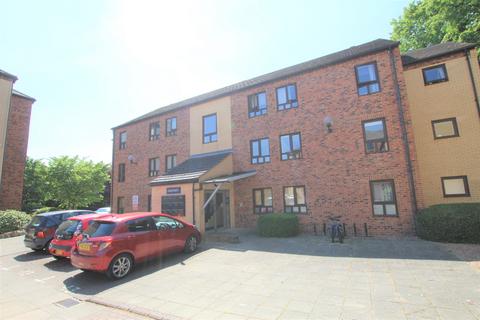 2 bedroom flat to rent, Hockney, Woodlands Village, WF1