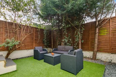2 bedroom maisonette to rent, Damer Terrace, SW10