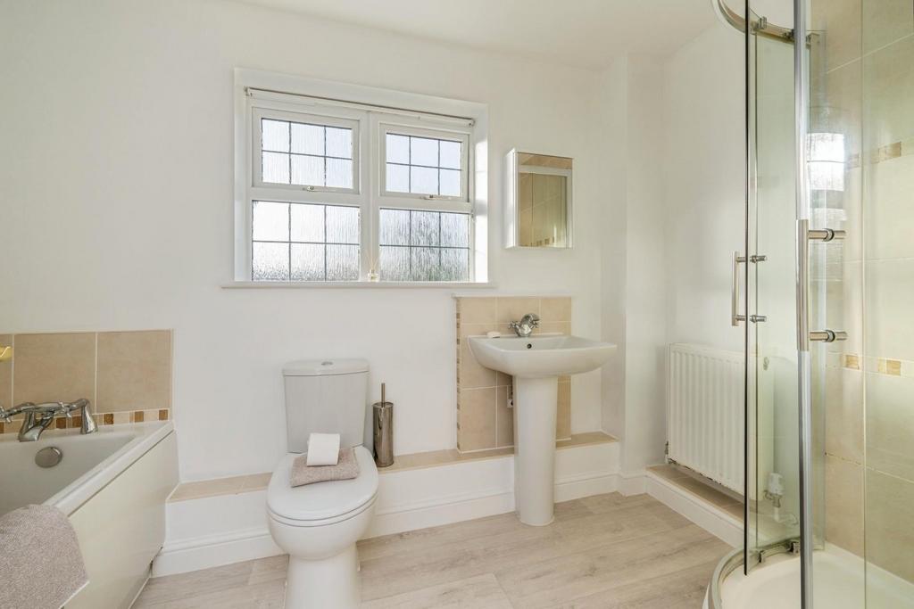 37wyndhamwoodclose-17.jpg