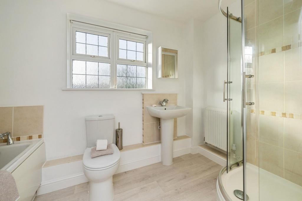37wyndhamwoodclose-16.jpg