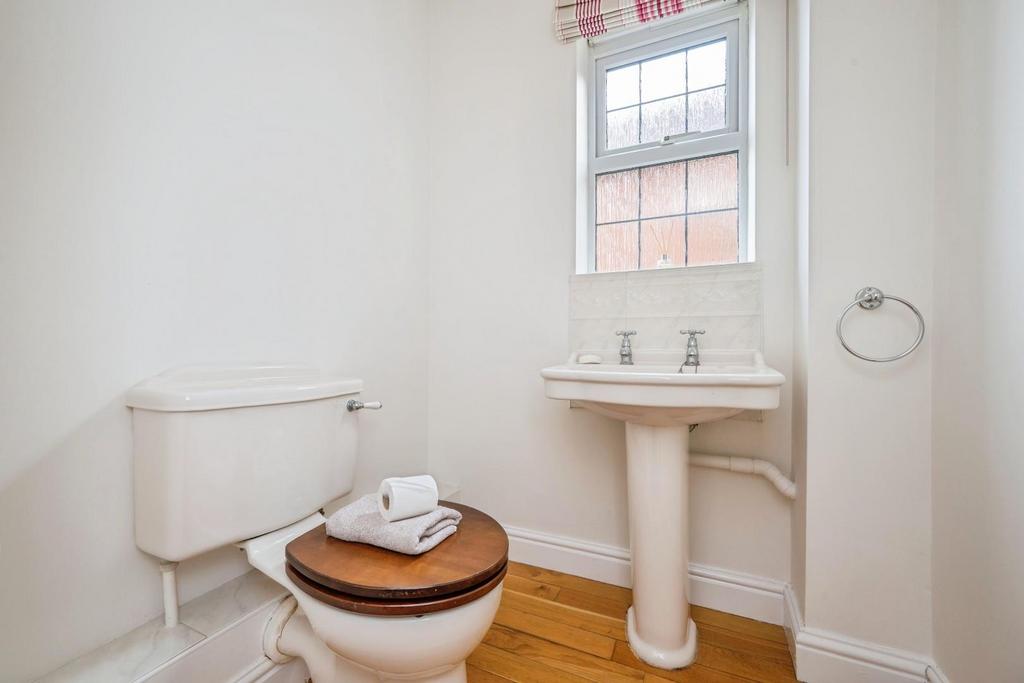 37wyndhamwoodclose-8.jpg