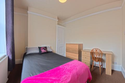 4 bedroom apartment to rent, Lewes Road, Brighton BN2