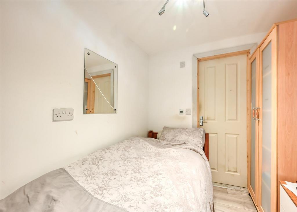 4 Coton Road-07.jpg