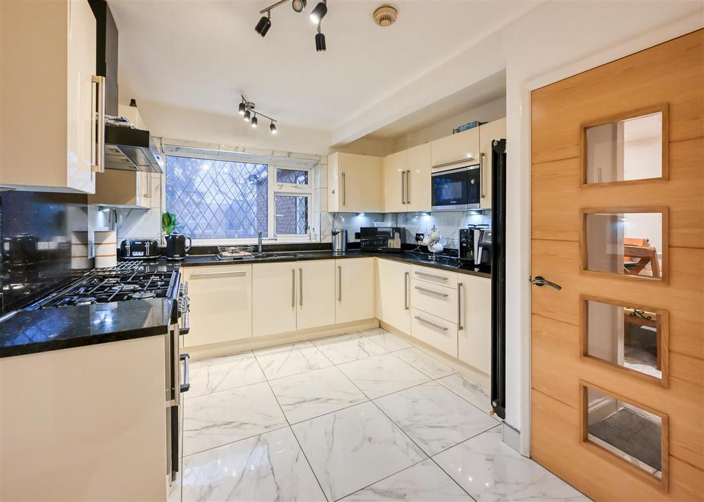 4 Coton Road-04.jpg