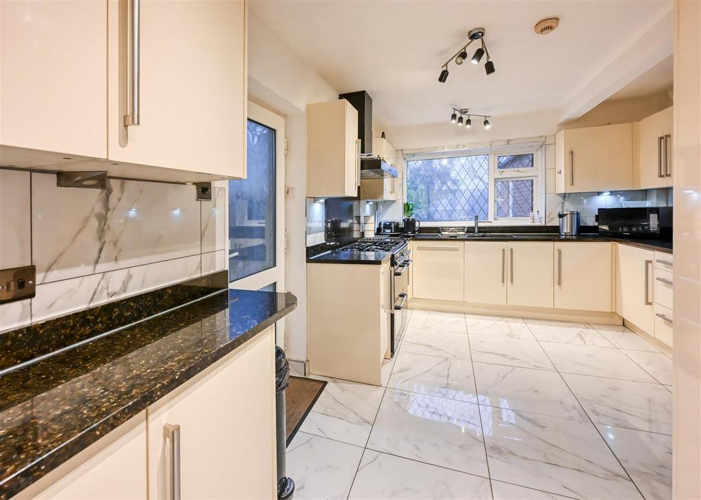 4 Coton Road-05.jpg