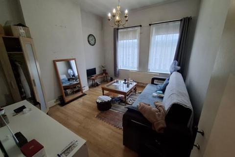1 bedroom flat to rent, Norfolk Road, Seven Kings, IG3