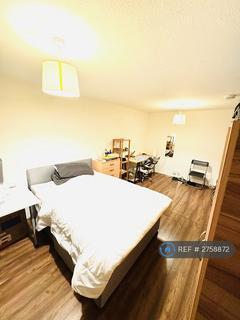 1 bedroom in a flat share to rent, Wycombe House, London, NW8