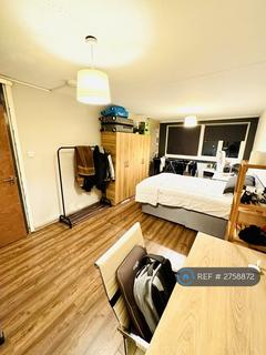 1 bedroom in a flat share to rent, Wycombe House, London, NW8