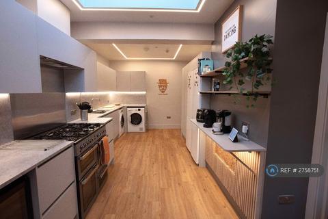 1 bedroom in a house share to rent, Osborne Road, Watford, WD24