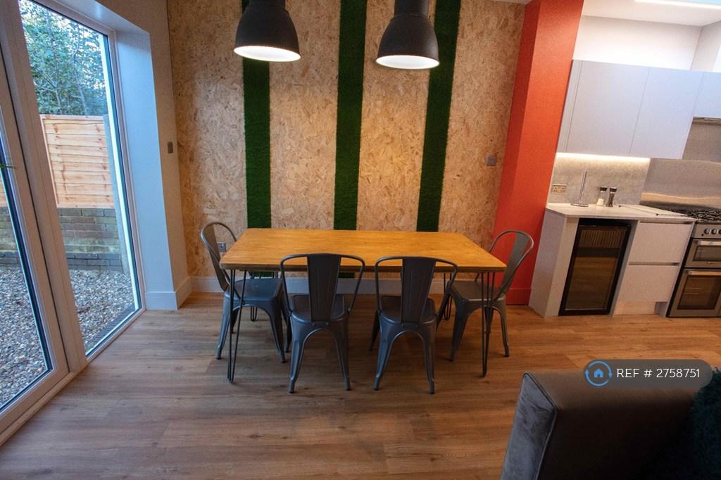 Dining Area Spacious For a Social Meal Or Alone