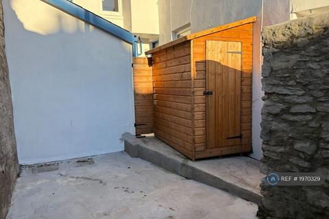 2 bedroom flat to rent, Babbacombe Road, Torquay, TQ1