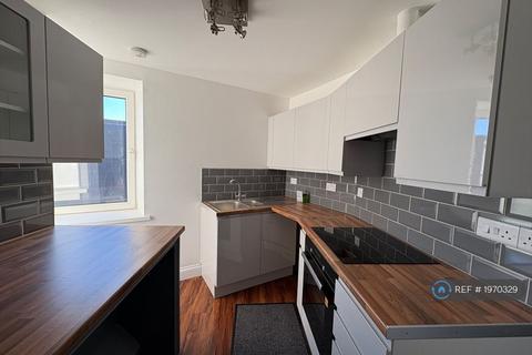 2 bedroom flat to rent, Babbacombe Road, Torquay, TQ1