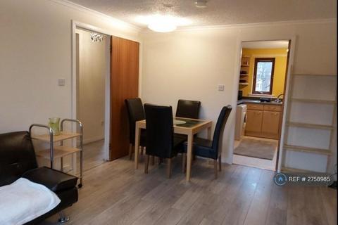 2 bedroom flat to rent, Garriochmill Road, Glasgow, G20