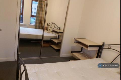 2 bedroom flat to rent, Garriochmill Road, Glasgow, G20