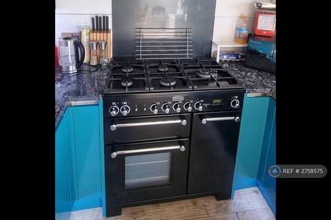 undefined, Holly Avenue, Wilford, Nottingham, NG11