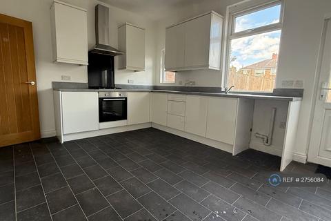 2 bedroom terraced house to rent, Ormskirk Road, Wigan, WN5