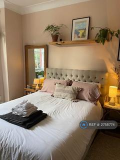 2 bedroom flat to rent, South Island Place, London, SW9