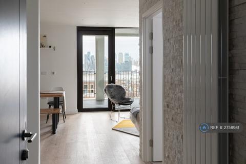 1 bedroom in a flat share to rent, Schooner Road, London, E16