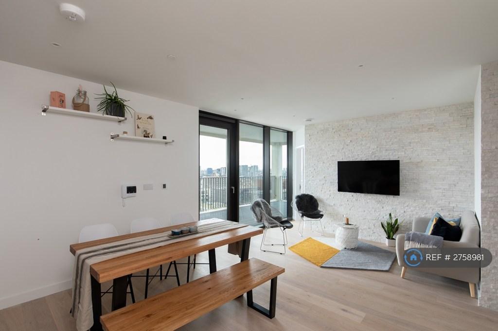 Light Filled Open Plan Living/Dining Area