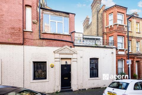 2 bedroom house to rent, Brixton Road Kennington SW9