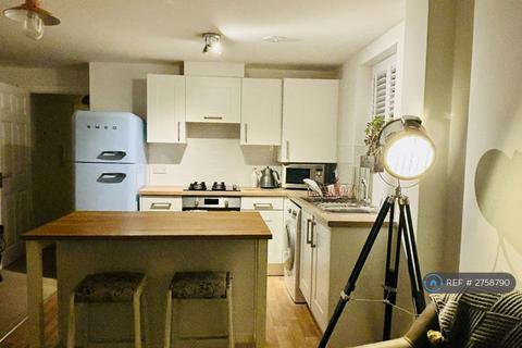 2 bedroom flat to rent, Oliver Court, Bournemouth, BH5