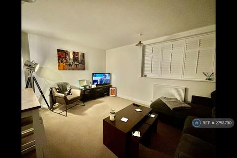 2 bedroom flat to rent, Oliver Court, Bournemouth, BH5