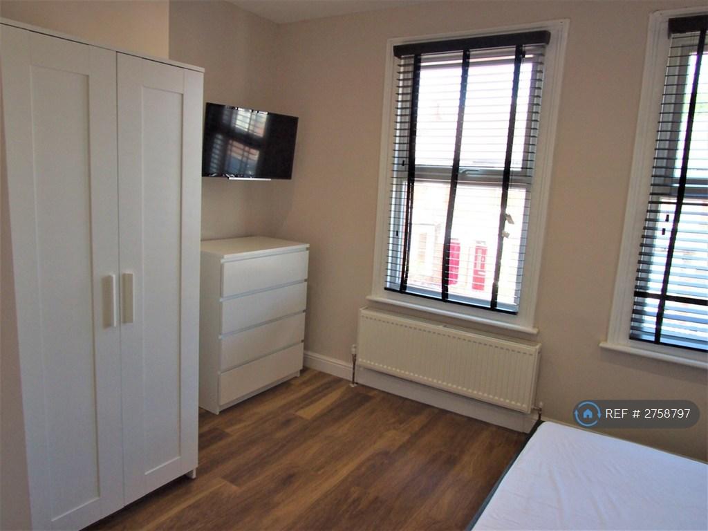 Room 5 - 2