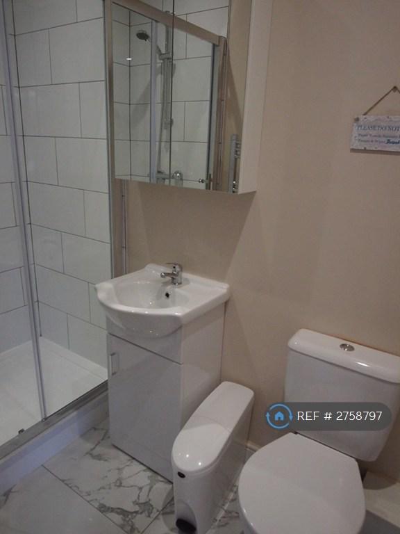 Room 5 En-Suite