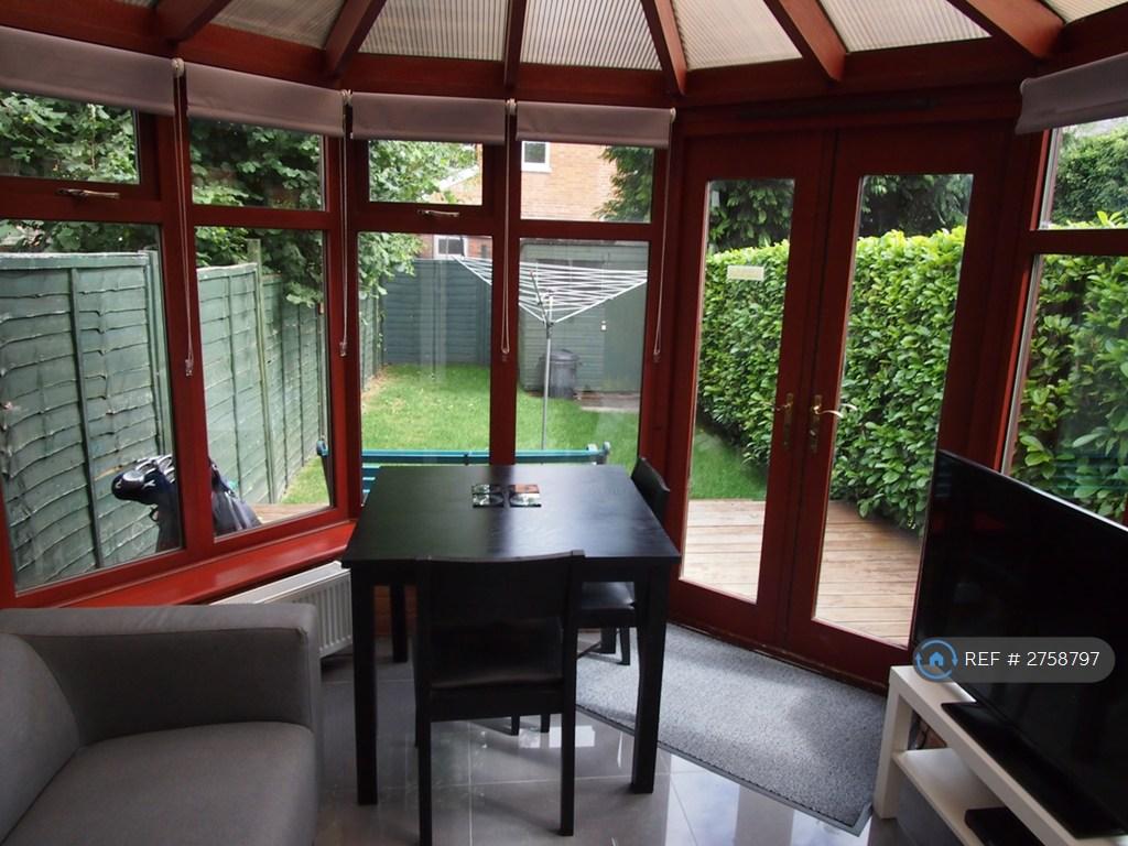 Convervatory/Lounge