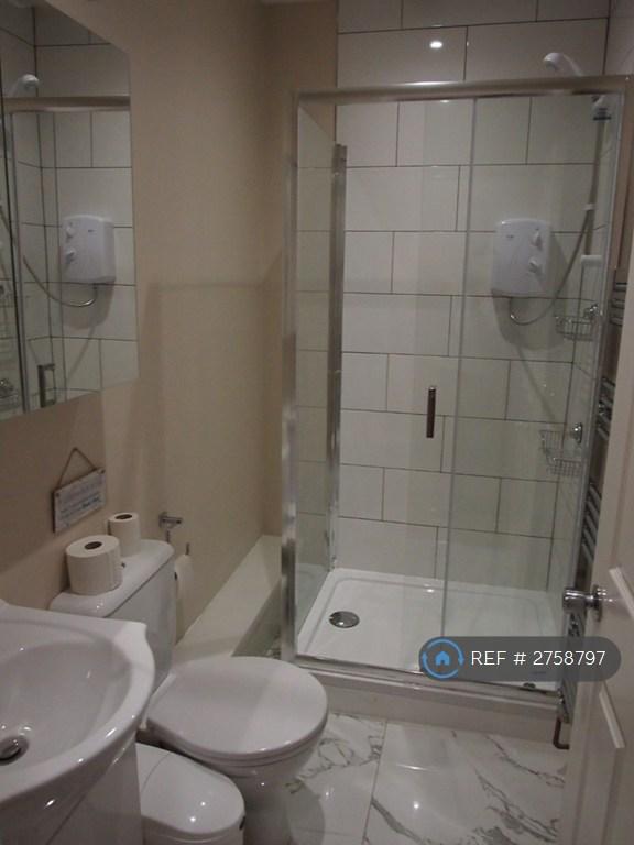 Room 1 En-Suite