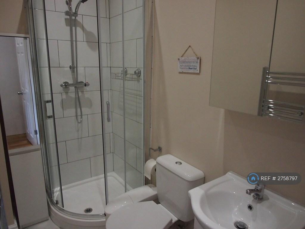 Room 2 En-Suite