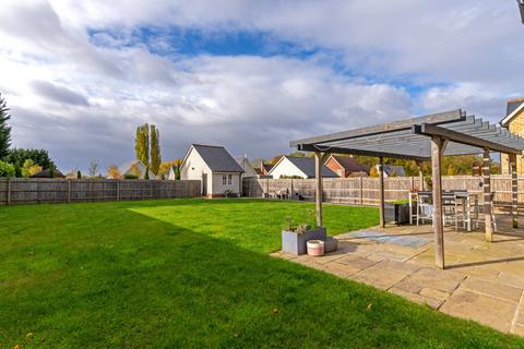 3 bedroom detached house for sale, Downhall Road, Harlow CM17