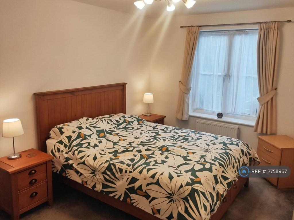 Master Bedroom (Bed Pictured Is King Sized)
